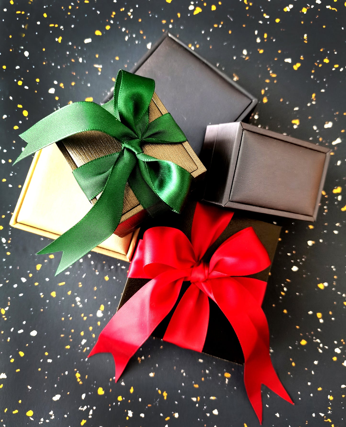 18K Arc Akoya Seawater Pearl Earrings